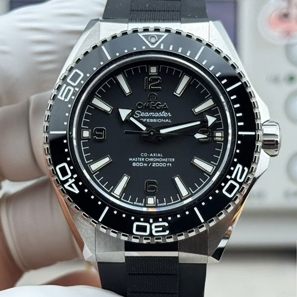 【VS+製】 シーマスター プラネットオーシャン 600M 217.32.42.21.01.001 オメガコピーN級品通販